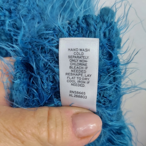 Hinge Scoop Neck Blue Teal Fuzzy Sweater Sz S - Picture 10 of 11